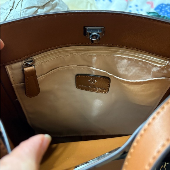 NWT Nanette Lepore Nicola Bucket Crossbody - Picture 3 of 6